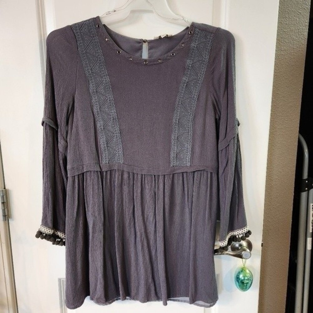 Umgee Smokey Plum Textured Boho Tunic Top 3/4 Sleeve Womens Small S Pom Pom FLAW